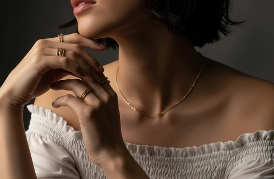 Éclats dorés discrets